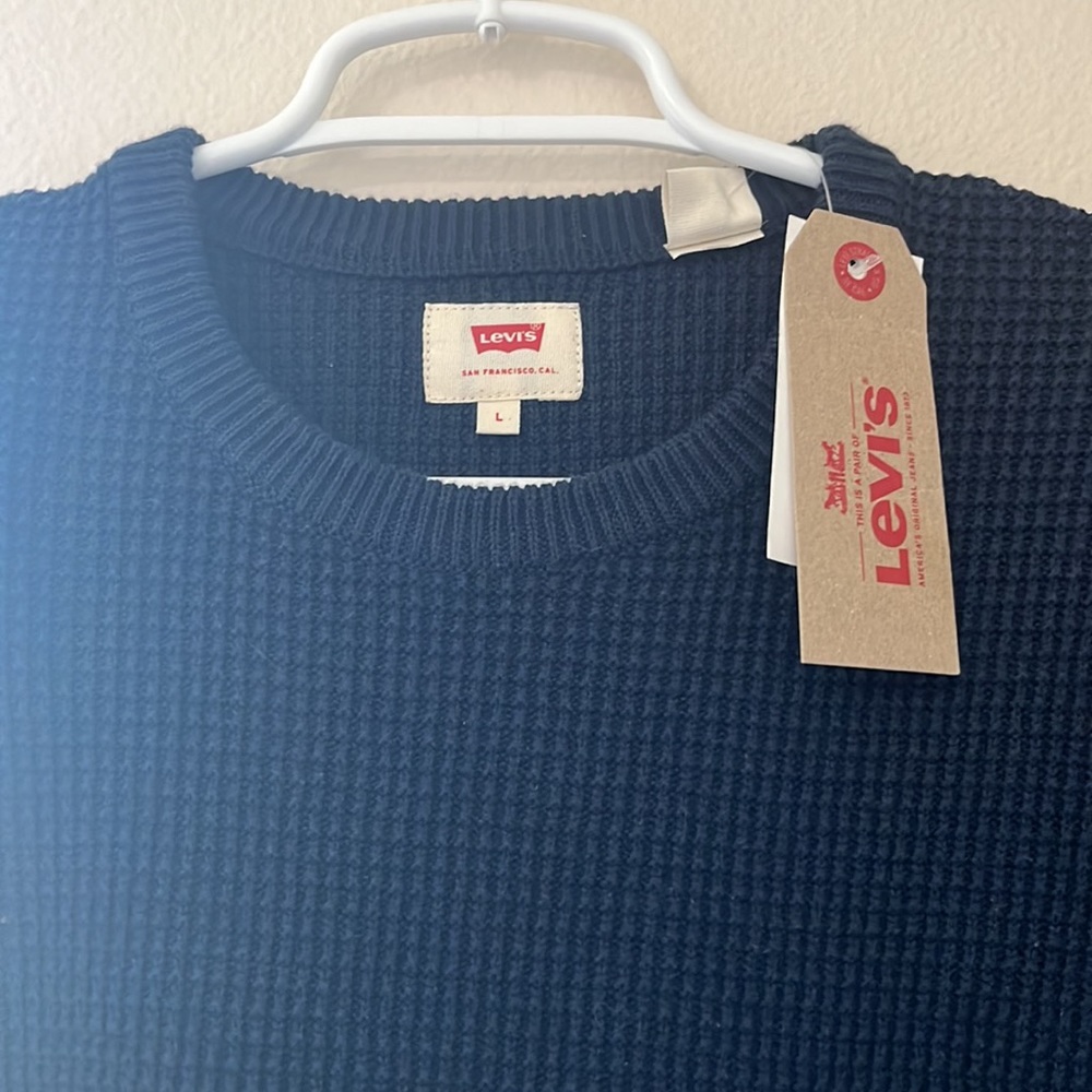 Levi’s mens waffle knit sweater. Navy blue. Size large. NWT